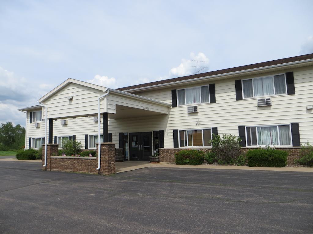Amerivu Inn Prentice Exterior photo