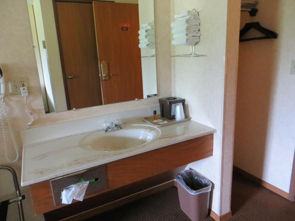 Amerivu Inn Prentice Room photo